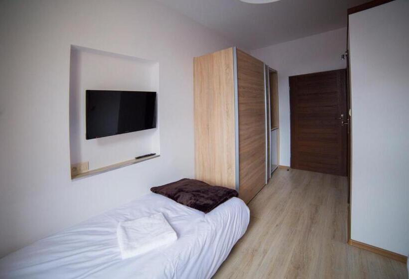 اتاق کلاسیک, Operahostel