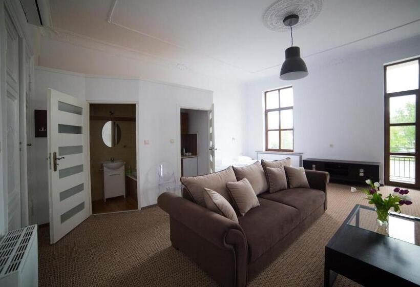 اتاق استاندارد چهار تخته, Operahostel
