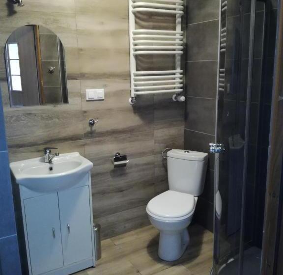 اتاق راحتی سه تخته, Operahostel