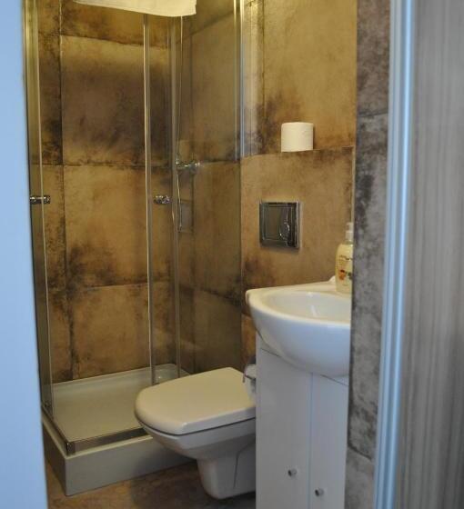 اتاق اکونومی, Operahostel