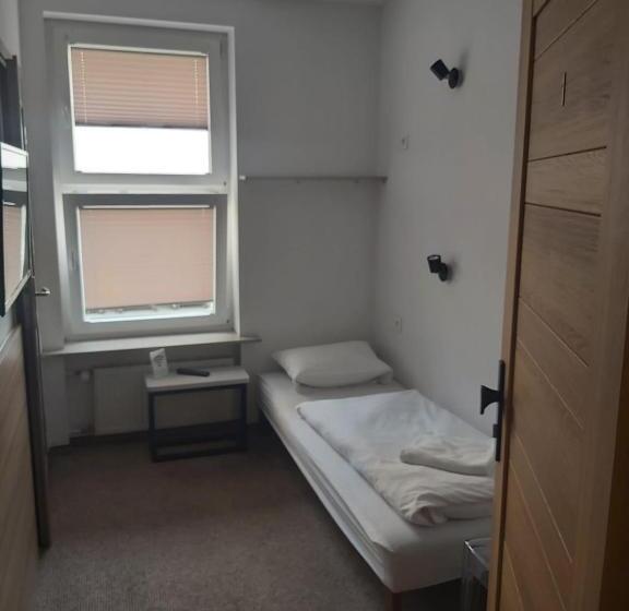 اتاق عادی یک تخته, Operahostel