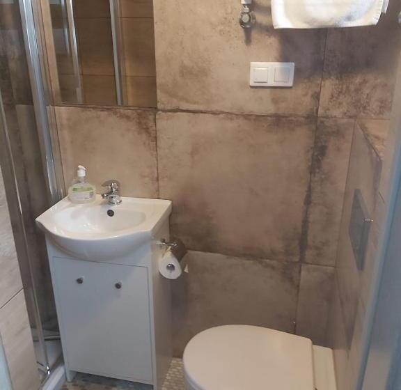 اتاق عادی یک تخته, Operahostel