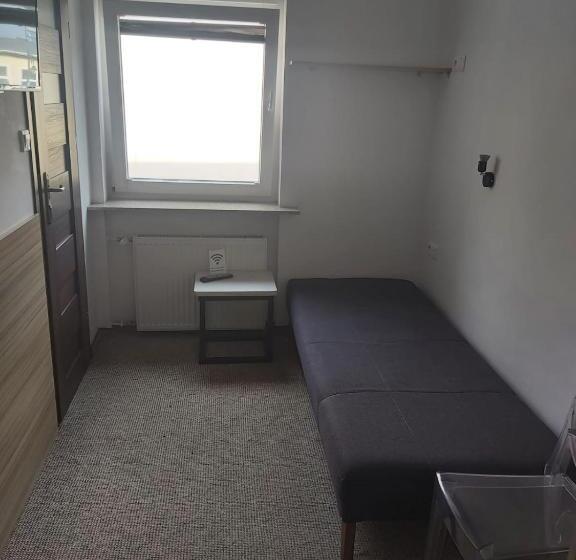 اتاق اکونومی یک تخته, Operahostel