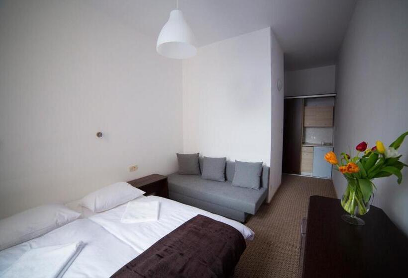 اتاق استاندارد, Operahostel