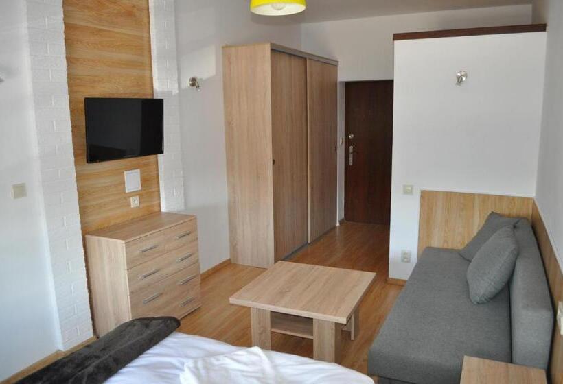 اتاق استاندارد, Operahostel