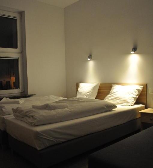 اتاق اکونومی, Operahostel