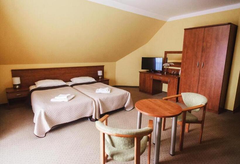 スタンダードトリプルルーム, Dw Airen