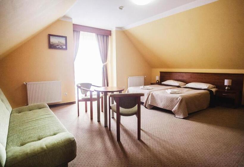 标准三人间, Dw Airen