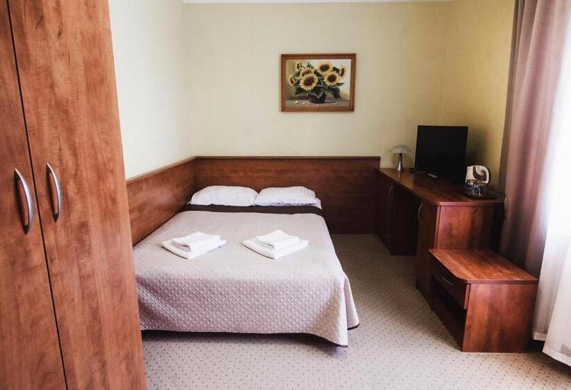 プールビュースタンダードルーム, Dw Airen