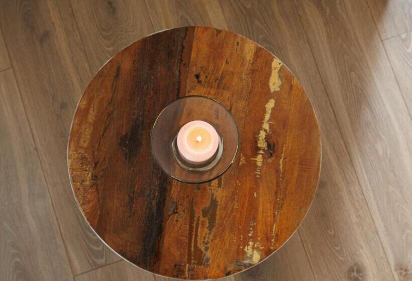 غرفة ديلوكس, Seo Rewal