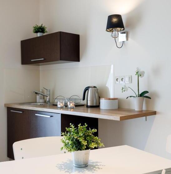 غرفة ديلوكس, Seo Rewal