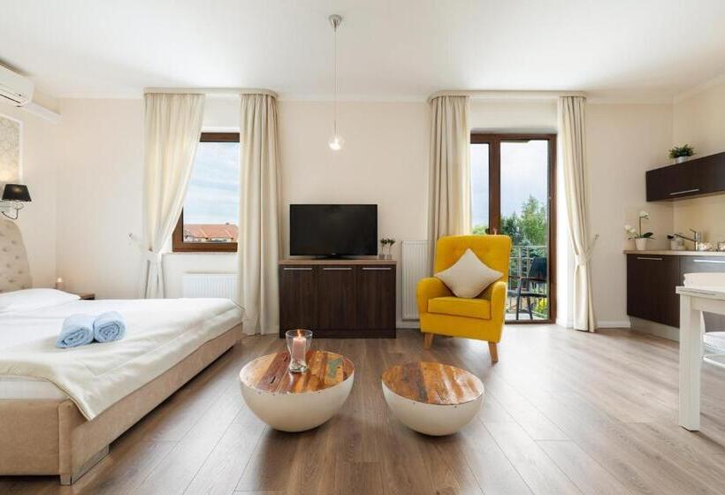 غرفة ديلوكس, Seo Rewal