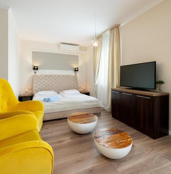 غرفة ديلوكس, Seo Rewal