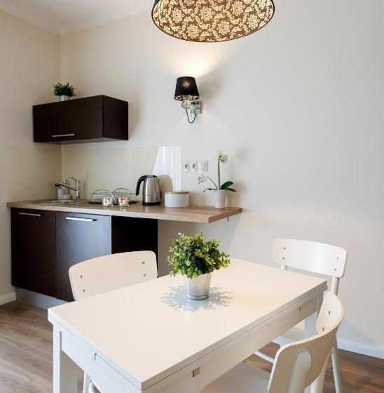 غرفة ديلوكس, Seo Rewal