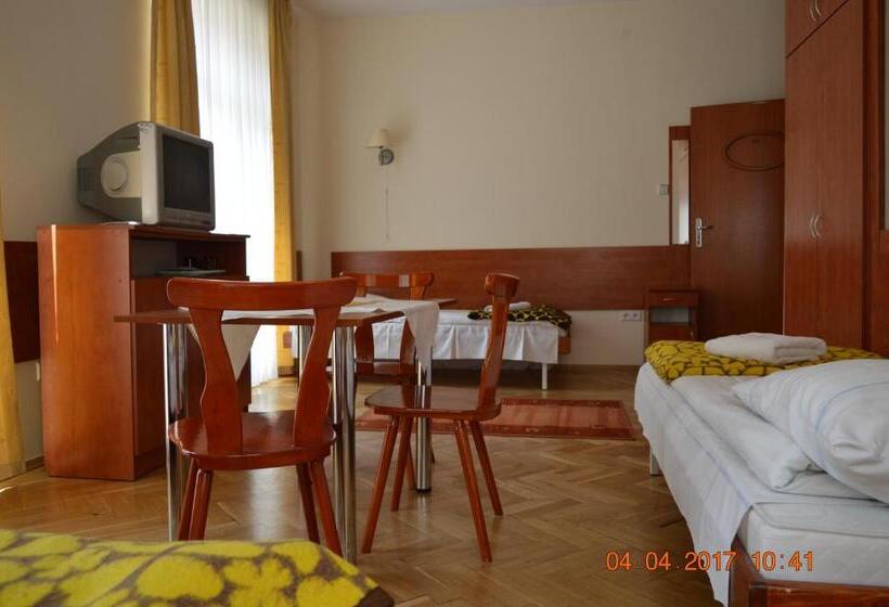 اتاق خانوادگی, Nowy Dom Zdrojowy