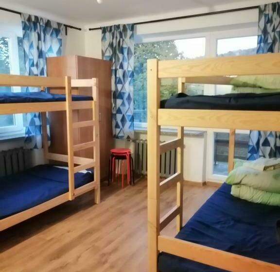 غرفة قياسية رباعية حمام مشترك, Przystanek Smerek