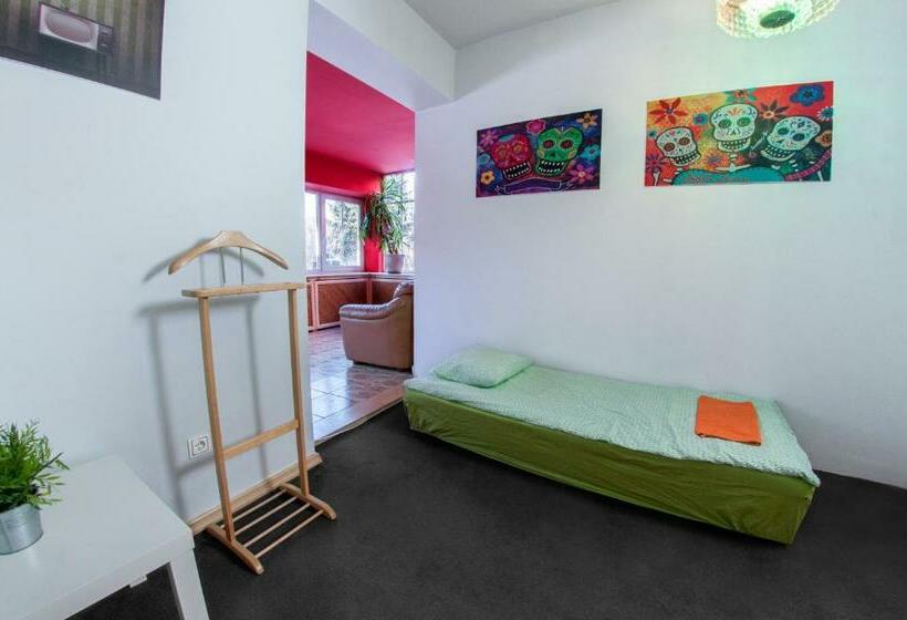 Номер Стандарт Четырехместный Совместный Санузел, Wilanowska Hostel