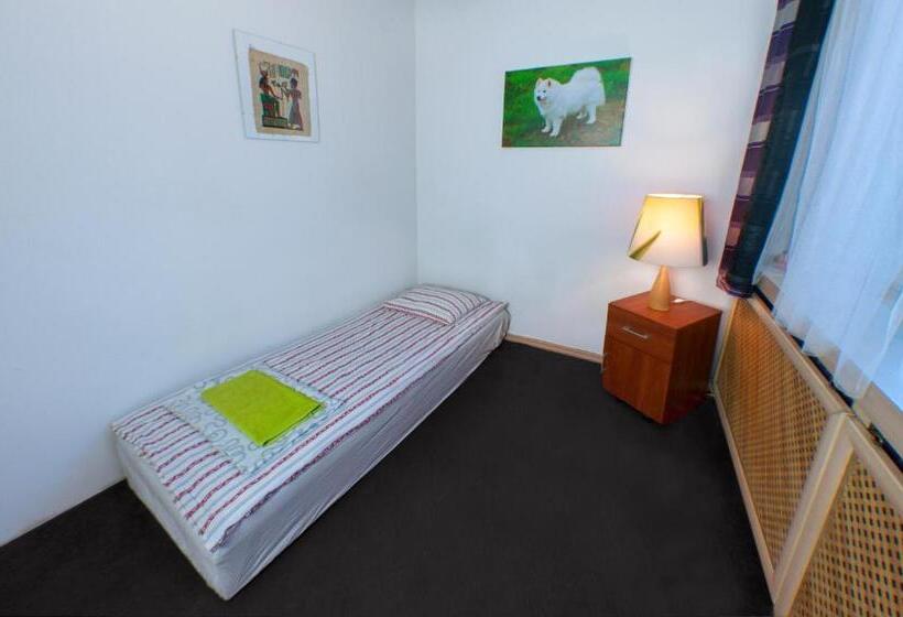 Номер Стандарт Совместная Ванная, Wilanowska Hostel