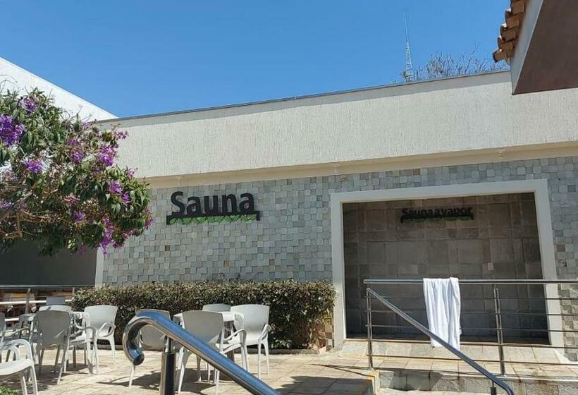 דירת חדר, Diroma International