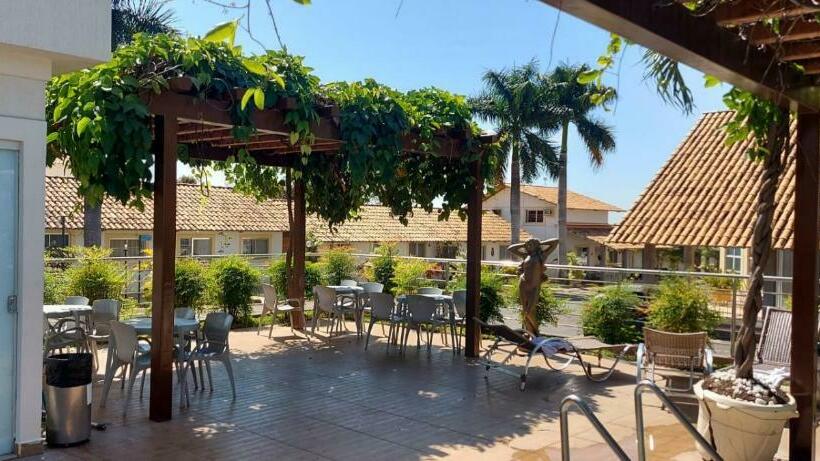 דירת חדר, Diroma International