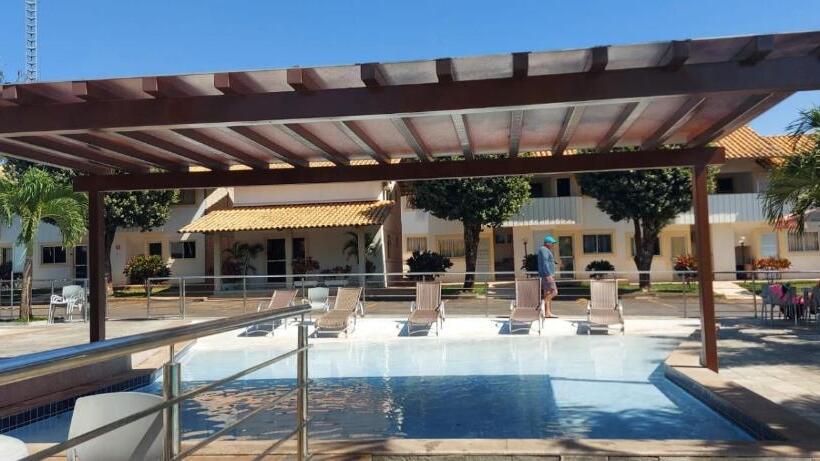 דירת חדר, Diroma International