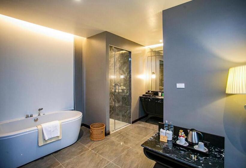 스탠다드 룸 킹사이즈 침대, Phukalini Luxury Pool Villa & Onsen Sha Plus Certified