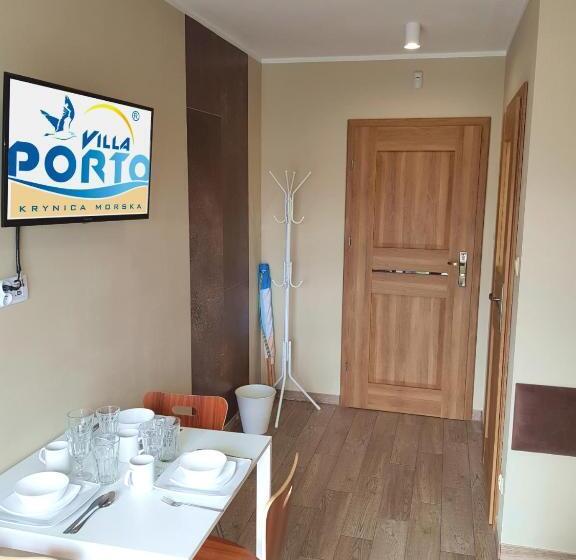 Standard Trippelrum, Villa Porto