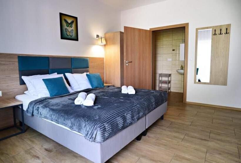 スタンダードルーム, Willa Domiwera