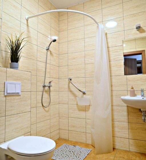 スタンダードトリプルルーム, Willa Domiwera