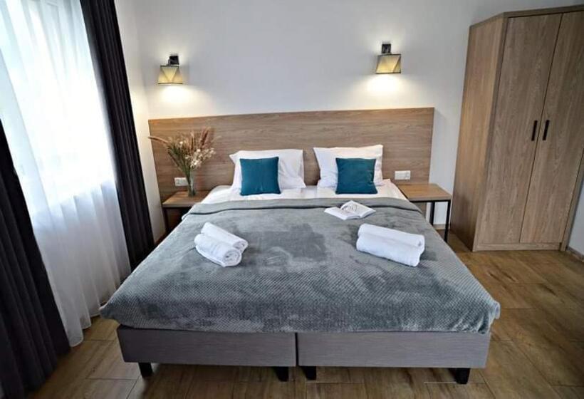 スタンダードトリプルルーム, Willa Domiwera