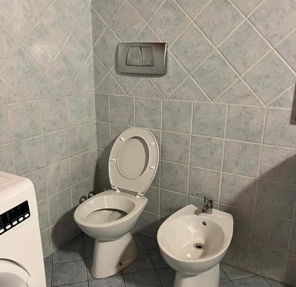 חדר סטנדרט לשלושה עם מרפסת, Affittacamere Karma