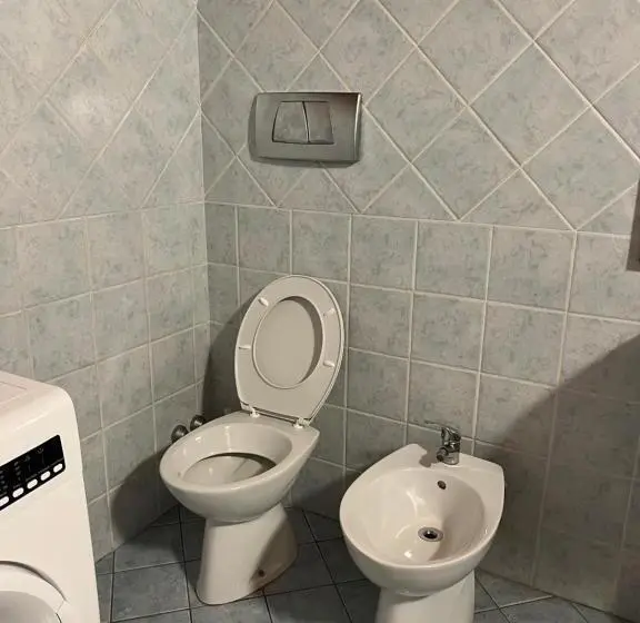 Standard Kolmen Hengen Huone Parveke, Affittacamere Karma