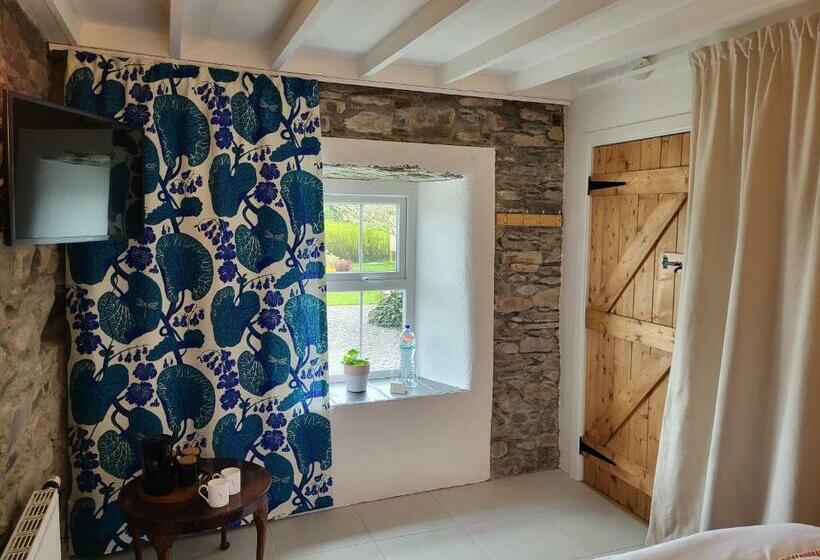 غرفة قياسية مطلّة علي الحديقة, Stone Barn