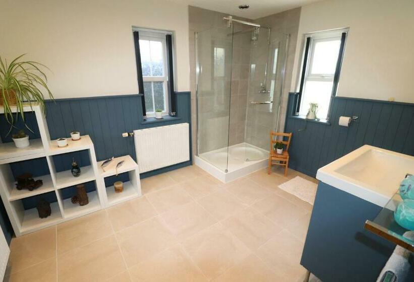 غرفة قياسية مطلّة علي الحديقة, Stone Barn