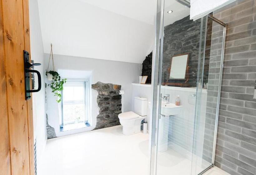 غرفة قياسية سرير كينج, Stone Barn