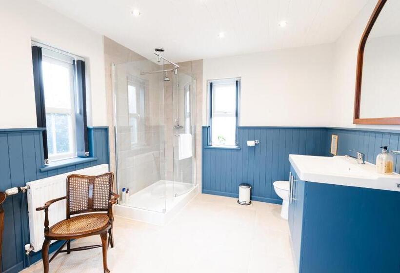 غرفة قياسية مطلّة علي الحديقة, Stone Barn