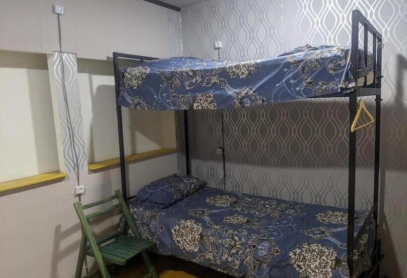 اتاق استاندارد چهار تخته, Your Hostel