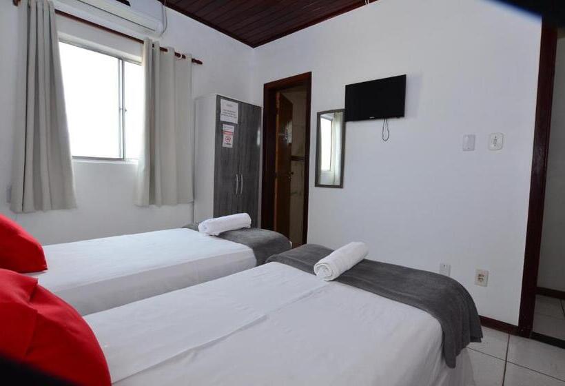 חדר קומפורט לשלושה, Diamante Negro