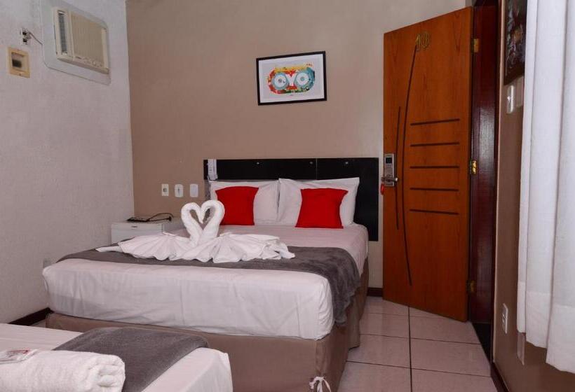 חדר קומפורט לשלושה, Diamante Negro