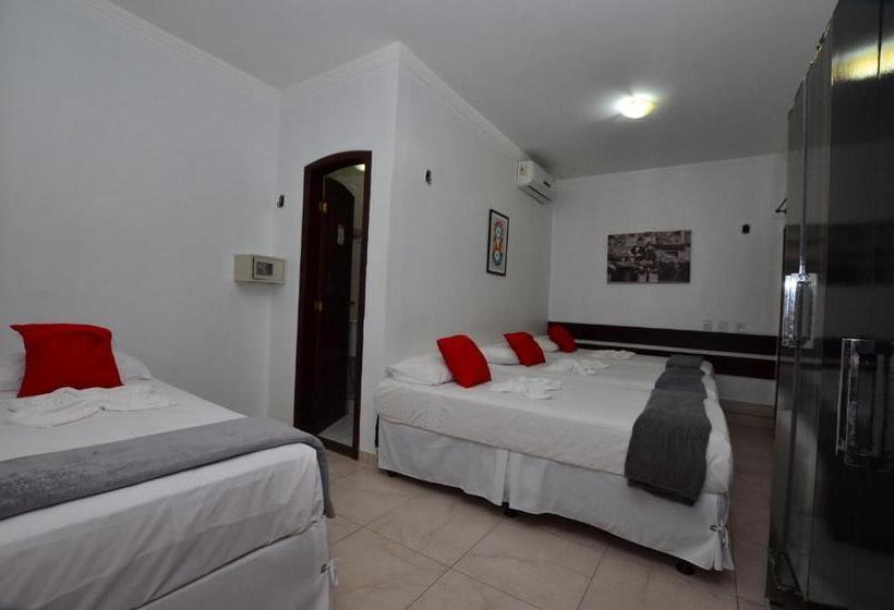 חדר אקונומי לארבעה, Diamante Negro