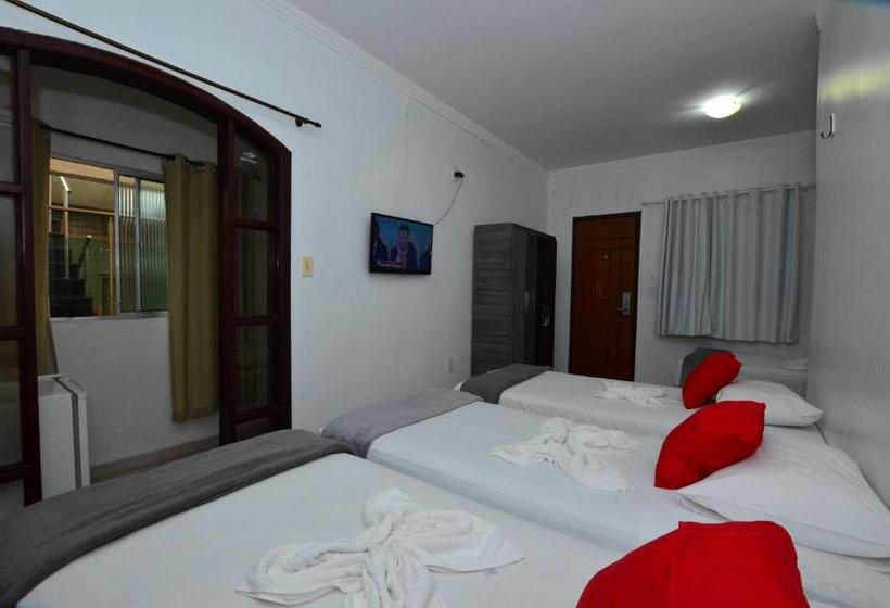 חדר אקונומי לארבעה, Diamante Negro