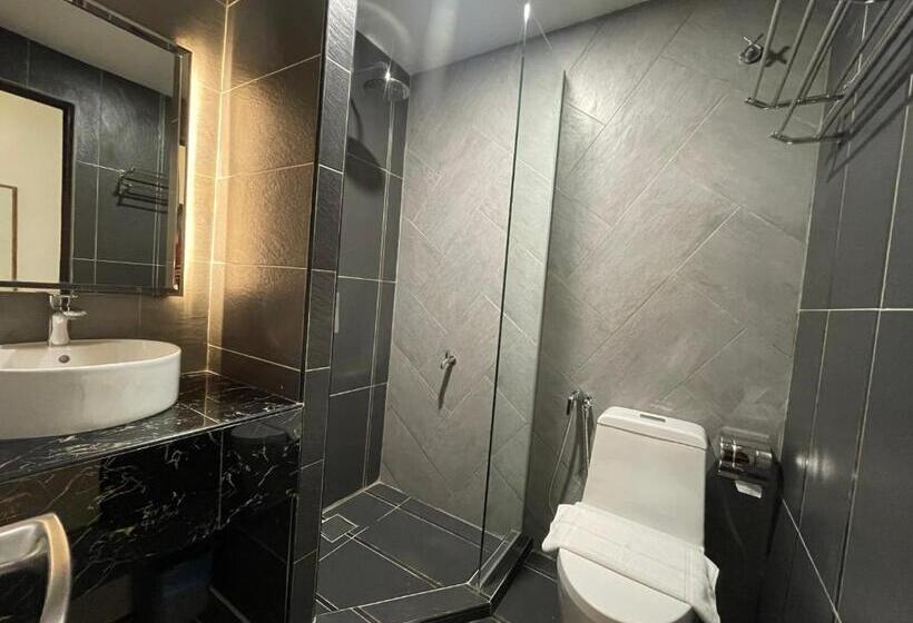 חדר משפחתי דלוקס, Dsh