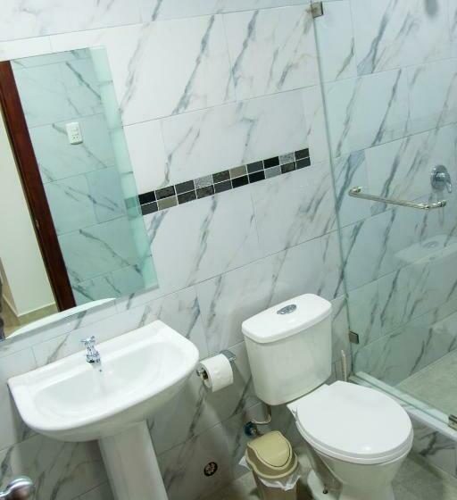 اتاق خانوادگی با چشمانداز باغ, Seahorse Ayangue