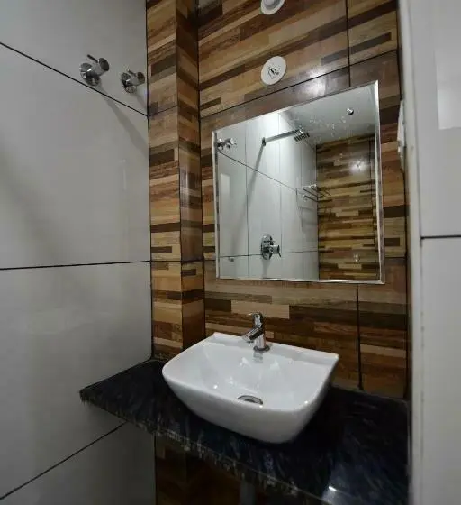 Habitación Estàndard Individual, Surya Lodge