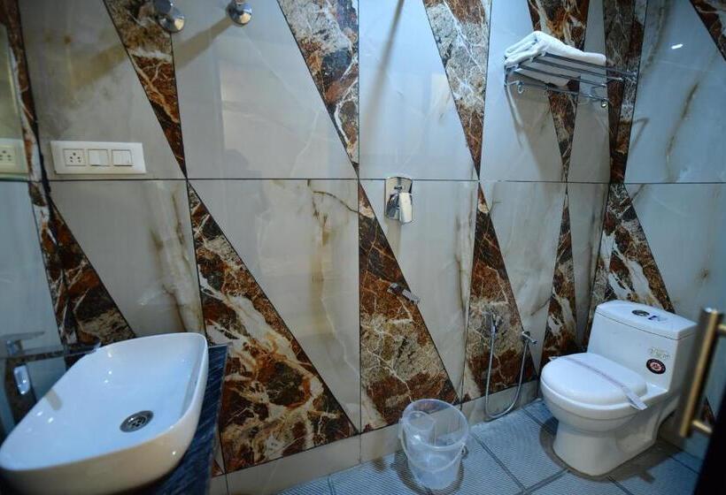 标准间, Surya Lodge