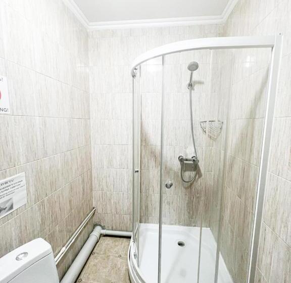 اتاق خانوادگی, Zeravictoria