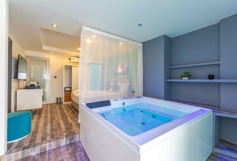 سوییت خانوادگی, Funplace Beach