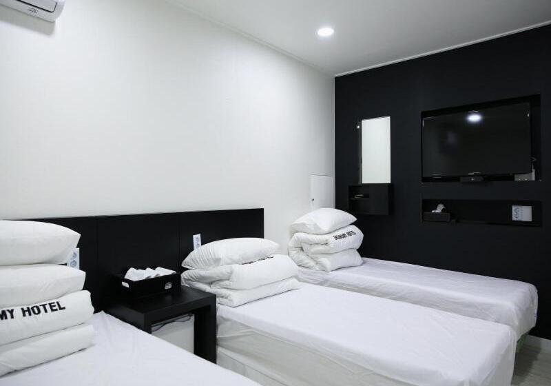 חדר סטנדרט לשלושה, Korea Guesthouse