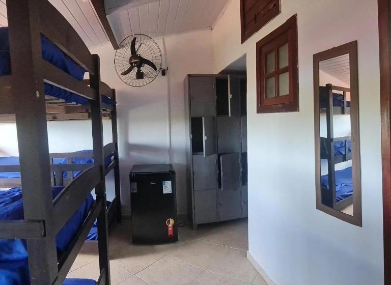 سرير فى غرفة مشتركه, Pousada Paraíso Das Conchas Na Praia Do Peró Cabo Frio Rj