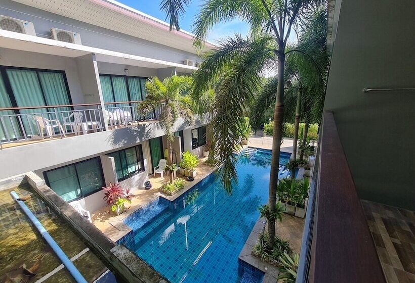 اتاق سوپریور با چشم‌انداز استخر, Diana Pool Access Phuket